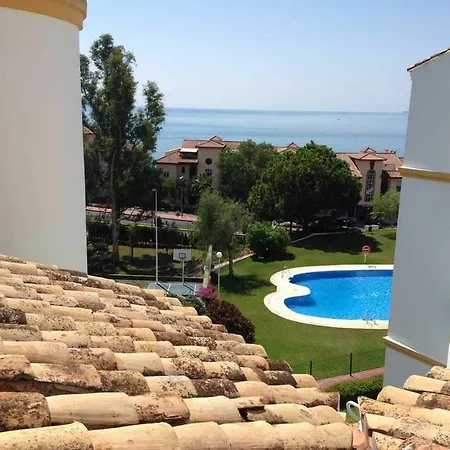Atico Playa Y Golf ベナルマデナ